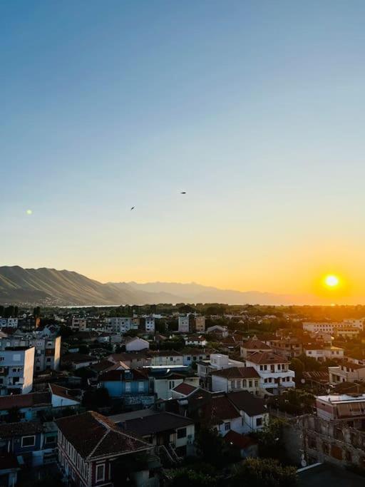 Апартаменты Sleepin Shkoder II Экстерьер фото